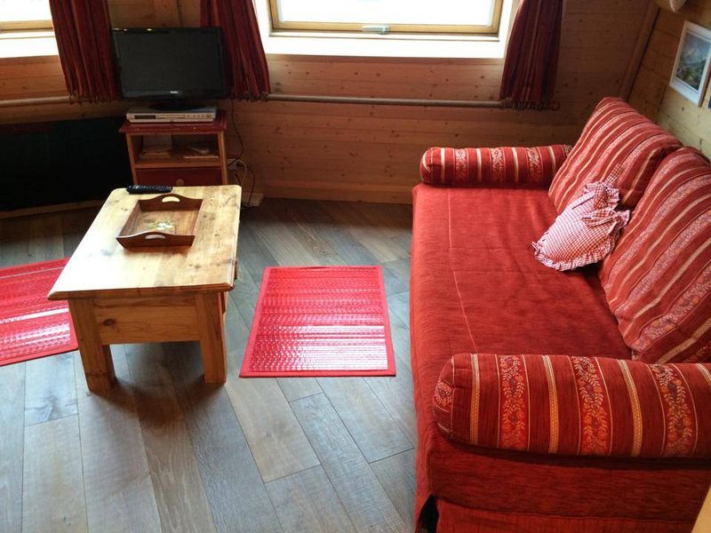 Pose d'un parquet contrecollé chêne moka scié dans un duplex a Avoriaz